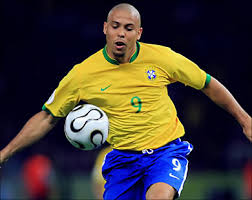 لعبت البرازيل مباراتها الأولى في 22 يوليو 1986 عندما واجهت الولايات المتحدة. ÙƒØ§Ø¨ÙˆØ³ Ù…ÙˆÙ†Ø¯ÙŠØ§Ù„ 1998 ÙŠØ·Ø§Ø±Ø¯ Ø±ÙˆÙ†Ø§Ù„Ø¯Ùˆ Ø£Ù„Ù…Ø§Ù†ÙŠØ§ Ø£Ø®Ø¨Ø§Ø± Ø§Ù„Ø¬Ø²ÙŠØ±Ø© Ù†Øª