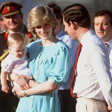 O príncipe charles é um romântico que se apaixona facilmente, mas posso assegurar que se houvesse algum compromisso entre o futuro rei e eu, já teria acontecido. How Royal Trips Changed Forever Once Diana Brought Her Baby Onboard E Online