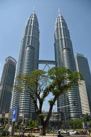 3261 minimalist hd wallpapers and background images. Klcc Tower 1080p 2k 4k 5k Hd Wallpapers Free Download Wallpaper Flare