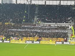 Dynamo dresden ultras best moments. Felix Tamsut On Twitter Two Blatantly Sexist Banners In The Dynamo Dresden End Away At St Pauli You Ll Be Hungry Tonight As Your C Are With You In The Stand Ultras Fcsp
