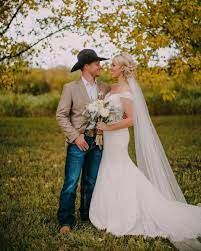 Image May Contain 2 People Wedding Outdoor And Nature Weddinggoodiesideas Country Wedding Attire Groom Wedding Attire Country Wedding Photos