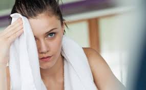 9 lý do bí ẩn khiến bạn đổ mồ hôi rất nhiều