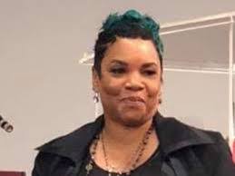 Rhonda Bragg's Instagram, Twitter & Facebook