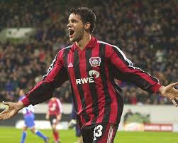 Después del un interés del real madrid por michael ballack, este finalmente decidió fichar por el bayern de múnich, que lo adquirió por 12,9 millones de euros en el verano de 2002. Michael Ballack Football S Biggest Loser Purple Space Organization