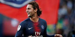 Véronique rabiot, la mère du milieu de terrain qui s'occupe aussi de ses intérêts, s'est retrouvée au cœur d'une des tensions auraient aussi opposé madame véronique rabiot et l'entourage de kylian mbappé, notamment le père adrien rabiot ferait bien de recadrer sa mère. Enquete Adrien Rabiot Itineraire D Un Talent Gache