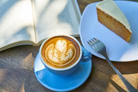 Unser rezept für blechkuchen mit erdbeeren, quark und süßem baiser ist genau der richtige kuchen für büropartys an heißen sommertagen. Kaffee Kuchen Buch Kostenloses Foto Auf Pixabay
