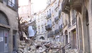 Trois d'entre eux ont été blessés par l'effondrement, dont une grièvement. 3qrphdu2lv Ism