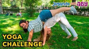 Asanas sencillas para activarnos y encontrar la paz. Yoga Challenge Para Dos Con Silvia Sanchez Yoga Poses Youtube