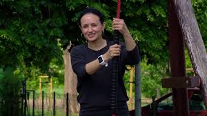 Aida mohamed devoted her life for her dream profession from an early age. Vivas Kulcskereses Kocsikazas Moka A Jatszoteren Igy Telik Mohamed Aida Napja Youtube