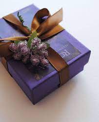 See some ideas within your budget that costs between $25 to $100. I Love The Packaging Romantic Case With All Natural Fragrance Gift Wrap Tags Beautiful Gift Wrapping Creative Gift Wrapping