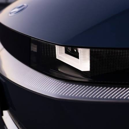 A closer look at the parametric pixel LEDs of the IONIQ 5. Just beautiful.