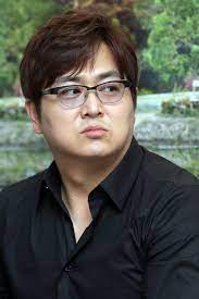 그 결혼 제가 할게요 작가 갈치구이 총편수 총 39화 데드 엔딩을 피하기 위해 언니 레일란 대신 불면증 황제에게 가게 된 '릴리안 맥켈리온' 상대방의 신체에 입술이 닿으면 잠들게 하는 능력을 이용해 마녀의 저주에 의해 단 하루도 잠들지 못하는 황제의 그 결혼 제가 할게요. ê¹€ì°¬ìš° ê³¼ê±° ê²°í˜¼