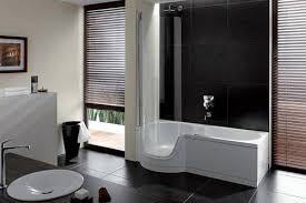 Begehbare Dusche Wanne Golivingde Das Portal Fur Die Zweite Lebenshalfte Wohlfuhloase Moderne Badewannen Badewanne Mit Dusche Duschtur