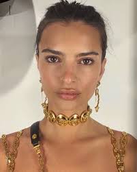 From Bronzed Goddesses At Versace To Bathtub Soaks In Tokyo Tap The Link In Our Bio For O Emily Ratajkowski Versace Emily Ratajkowski Emily Ratajkowski Style