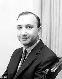 Neil Simon, Broadway's master of comedy, dies at 91