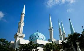 Johor bahru (also johor baru or johore baharu , but universally called jb ) is the state capital of johor in southern peninsular malaysia, just across the causeway from singapore. Masjid Masjid Yang Harus Anda Kunjungi Di Johor Malaysia