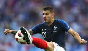 Lucas hernandez est un footballeur et un père de famille comblé, mais il reste marqué par un drame de son enfance, à savoir l'abandon de son papa en 2003. Lucas Hernandez On Theo He Had A Good Season It S Up To Him To Continue Like This To Put In Good Performances