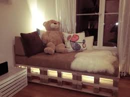 21 Ideen Fur Palettenbett Im Schlafzimmer Bett Aus Paletten Mobel Aus Paletten Und Diy Palettenmobel
