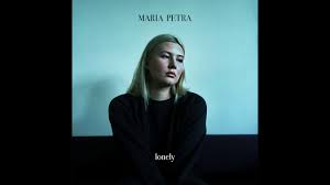 Med inspirasjon fra vokalister som billie eilish, lana del rey og ingrid helene håvik, lager hun emosjonell popmusikk. Maria Petra Lonely Youtube