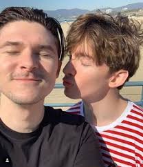 Current address:gjrc worrington st, sarasota, fl. Albert Aretz