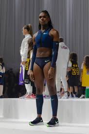 Jetzt sicher und einfach bestellen! Global Superstars Dina Asher Smith Katarina Johnson Thompson And Caster Semenya Swap The Track For The Runway As They Join Other Athletes And Para Athletes Modelling New Nike Range For Tokyo 2020 Newschain