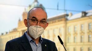 Po ministrovi průmyslu a obchodu a dopravy karlu havlíčkovi byla přidělena dočasná ochrana také ministrovi zdravotnictví janu blatnému. Zeman Na Babisuv Navrh Odvolal Blatneho Z Funkce Ministra Zdravotnictvi Barrandov Tv