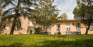 Située en périphérie de lyon, à meyzieu, la clinique la majolane est un établissement privé de soins de suite et de réadaptation. Clinique Mon Repos Ramsay Sante