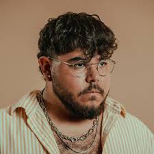 Andrew Narvaez's Instagram, Twitter & Facebook