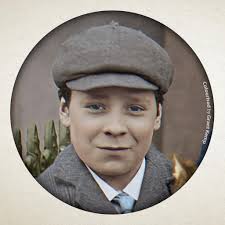 Following some recent posts regarding old photos of Greenwich I am sure  that I am teaching people to 'suck eggs'. However this book has some  absolutely great photos and I purchased a