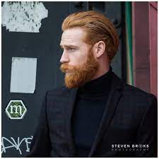 Pin By Mate Molnar On Moda Hombre Tendencias Masculinas Red Hair Men Long Hair Styles Men Redhead Men