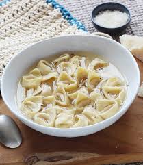 Recette Tortellini Dans Leur Bouillon En Pas A Pas Recette Recette Cuisine Italienne Tortellini Recette Italienne