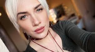 Gabriella tóth (born 17 january 1988), also known as gabi tóth, is a hungarian singer. Toth Gabi Uj Frizuraja Meg Mindig Tarol Az Eddigi Legjobb Kep Rola Hirnavigator