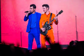 The trek kicked off last week (august 7) in miami and is scheduled to wrap up october 20 in los angeles. Jonas Brothers Are Hotter Than Ever On 2019 Happiness Begins Tour