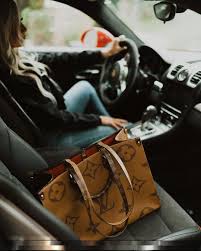 Pin By Sunny Side On Louis Vuitton Louis Bag Louis Vuitton Monogram Outfit