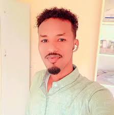 Xaliimoos raali ahoow hee reer hadaad Leedahayne dhaqo 😂😂😂salaamu Abwaan  timir muuse