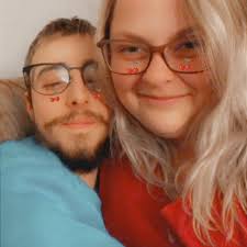 What settings are required for a PS5 player to connect to a PC hosted  server through steamCMD?