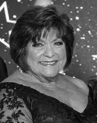 Paulette Cohen's Instagram, Twitter & Facebook