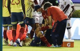 Colombia and venezuela are practically the same. Santiago Arias Suffered Horrific Injury In Colombia Vs Venezuela Match Video Futballnews Com
