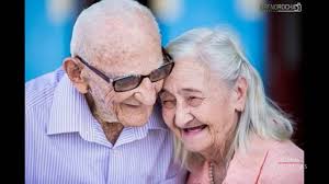 Resultado de imagem para fotos de casais idosos