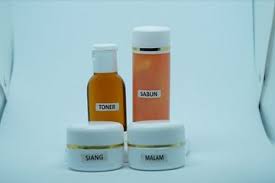 Produk kecantikan dan perawatan, hingga perlengkapan dan peralatan make up dari merk terbaik dan terkenal. Krim Pemutih Wajah Dijual Bebas Di Online Shop Tanpa Izin Bpom Begini Video Investigasinya Semua Halaman Wiken