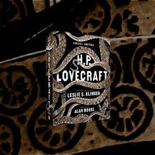 Que no está muerto lo que yace eternamente; y en el paso de los eones, aún  la misma Muerte puede morir.»  #TalDíaComoHoy de 1937 murió Howard  Philips Lovecraft, innovador novelista estadounidense