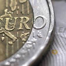 The italian lira is the currency in italy (it, ita). Euro Falls To 20 Month Low After Italy Government S Referendum Defeat Euro The Guardian