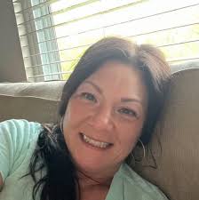 I need someone to cut 2 lawns in Roseville Plez give me some numbers to  call ! Thank you