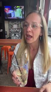 Identifying and Handling Chipped Glasses in the Service Industry