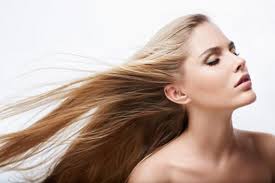 Cómo pasar de moreno a rubio