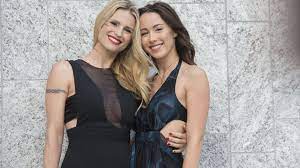Check out full gallery with 13 pictures of aurora ramazzotti. Total Verliebt Aurora Ramazzotti Kuschelt Mit Ihrem Freund Promiflash De