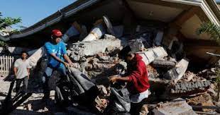 صور ارتفاع ضحايا زلزال إندونسيا لـ 105 قتلى و236 مصابا بينهم 12 فرنسيا عاجل أخبار breaking news news