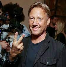 Find the latest tracks, albums, and images from дмитрий харатьян. Vechno Molodoj Vechno Trezvyj Haratyanu 61 Foto Womanhit Ru