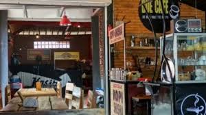 Seperti namanya makanan khas jawa tengah ini memiliki cita rasa asin. 17 Cafe Restoran Rumah Makan Favorit Di Brebes Ranggawisata