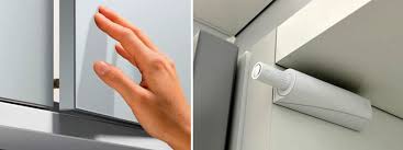 Cara memperbaikinya dengan memutar sekrup searah jarum jam untuk menggeser pintu ke tepi penutup sehingga kabinet dapat tertutup rapat. 5 Pilihan Handle Pintu Kabinet Dapur Azr Kitchen Cabinet